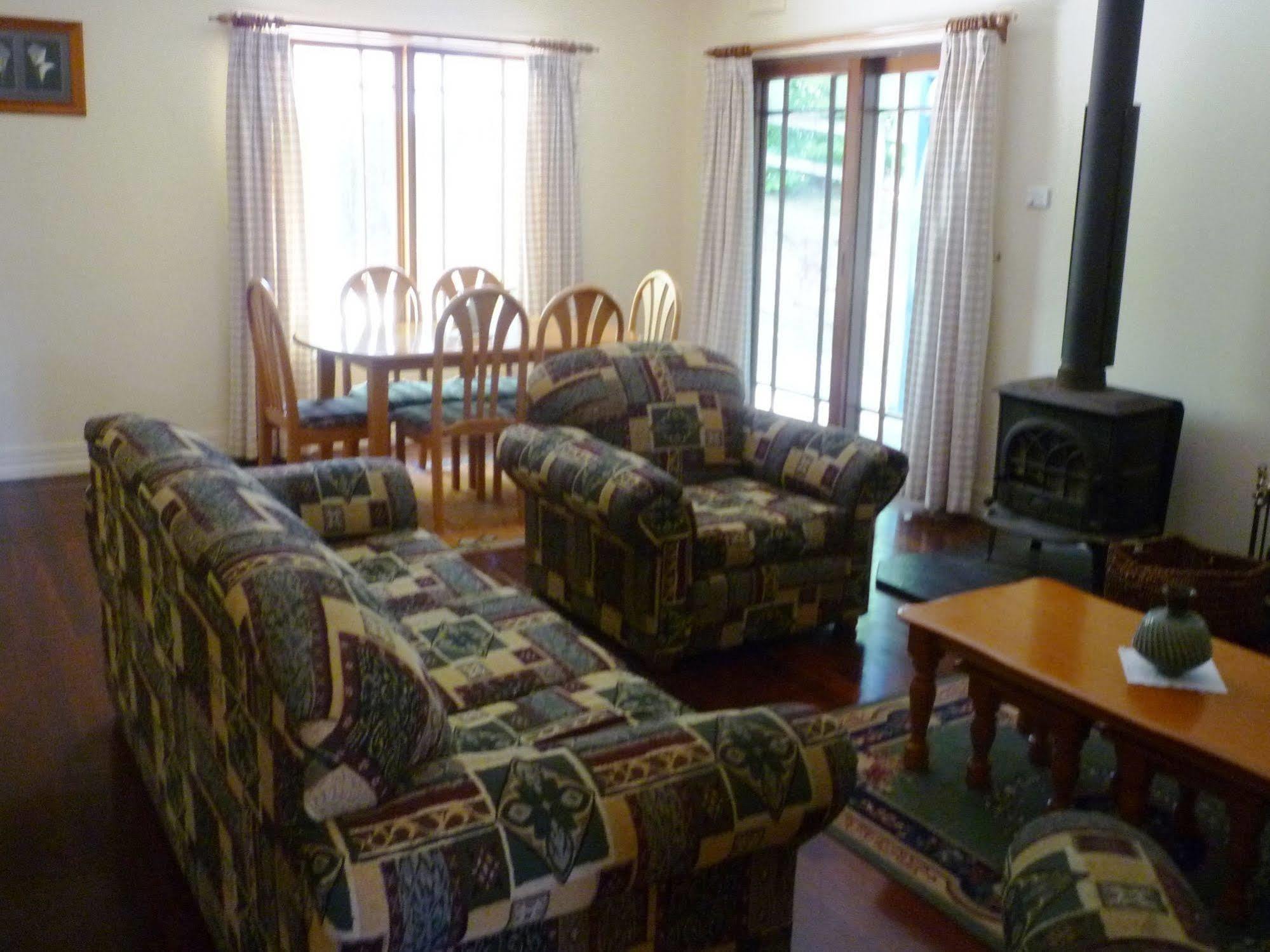 Whispering Pines Cottages Wentworth Falls Esterno foto