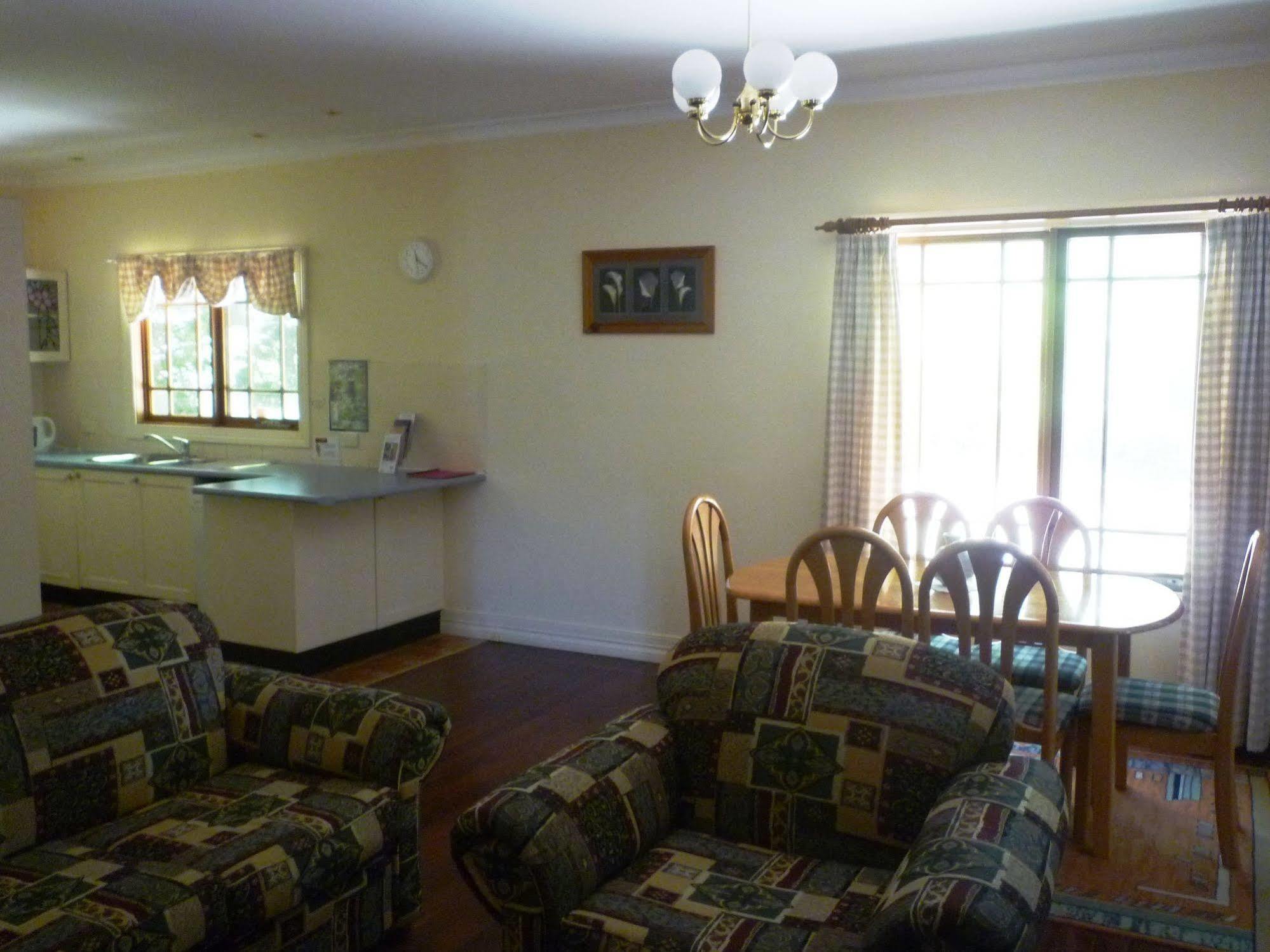 Whispering Pines Cottages Wentworth Falls Esterno foto